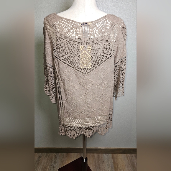 NWT Tan Short Sleeve 100% Cotton Crochet Lace Top with built in neutral cami Med - Picture 10 of 15